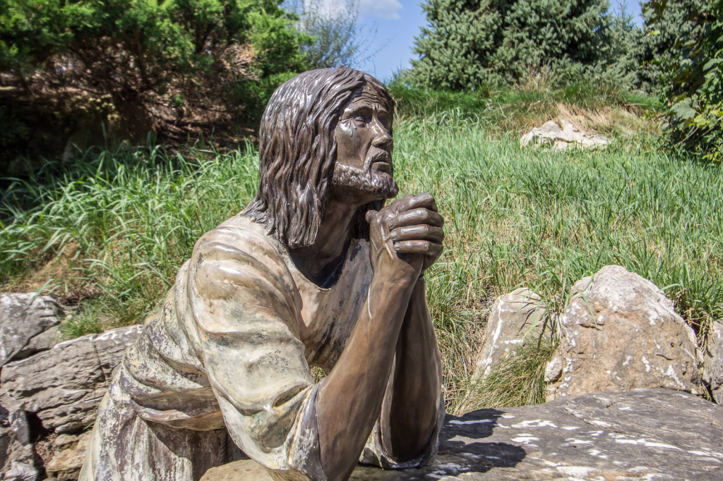 Jesus praying in the garden