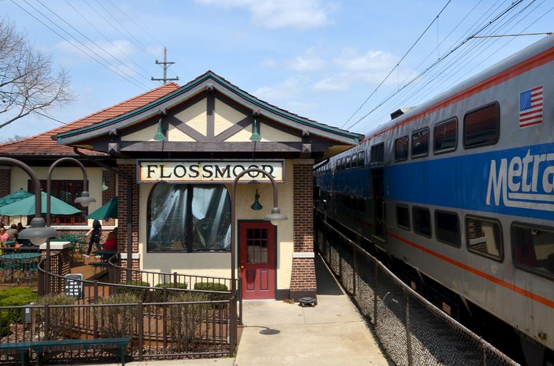 Flossmoor Station Stop