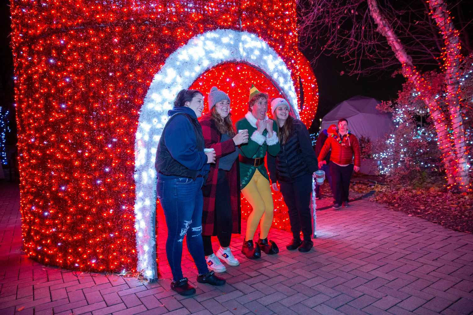 HOLIDAY MAGIC: SIP & STROLL