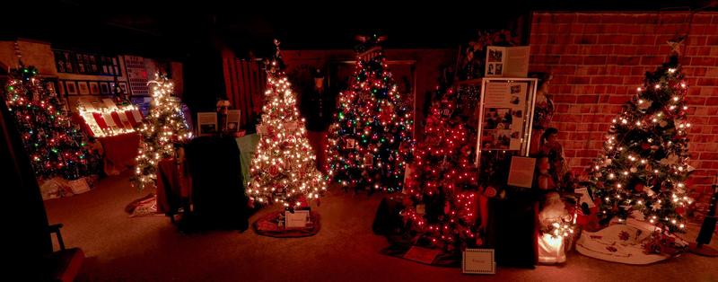 FESTIVAL OF LIGHTS, CHRISTMAS AROUND THE WORLD (W-SA)