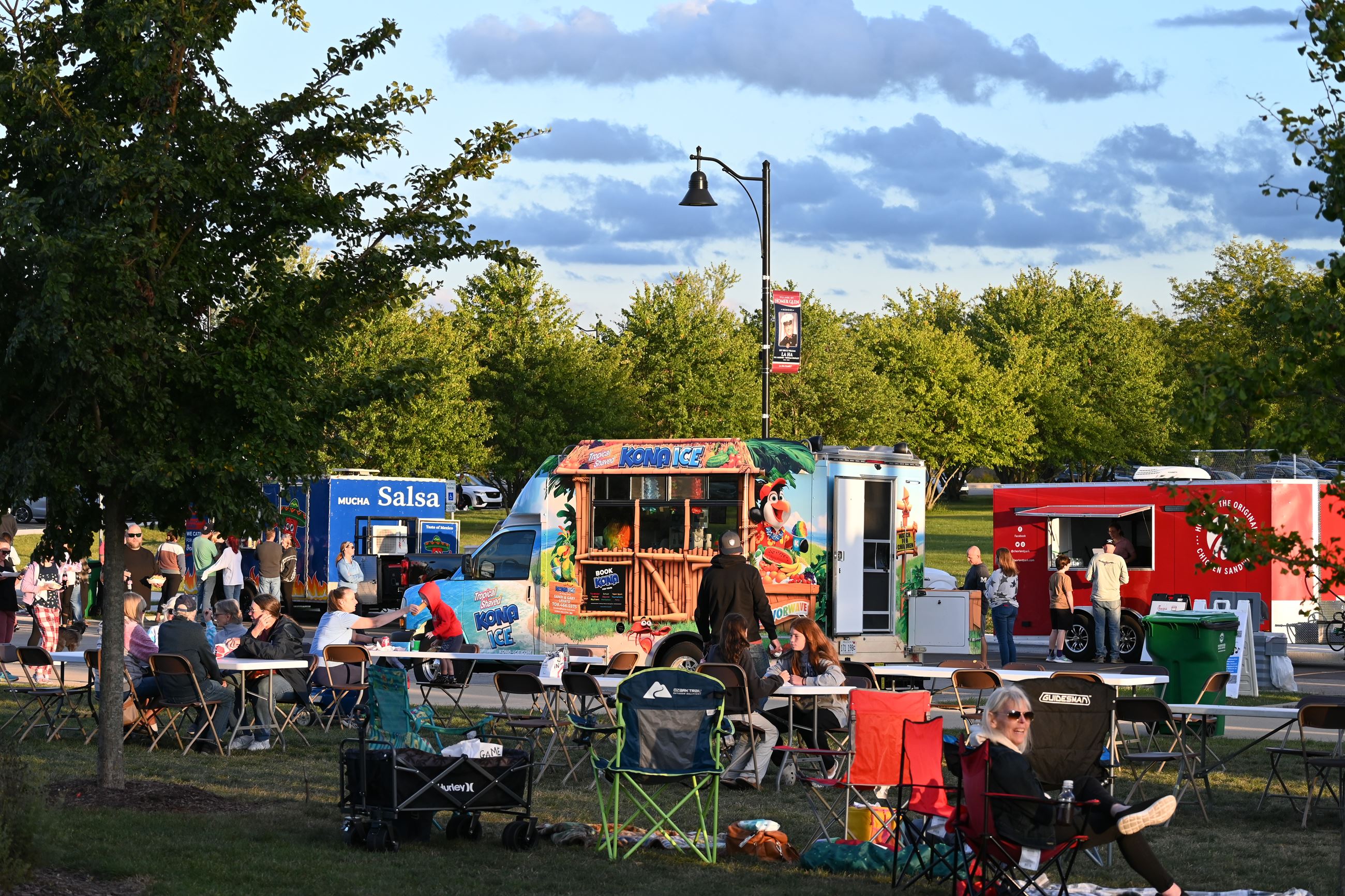 FOOD TRUCK FRIDAY/TAILS AND TREATS 