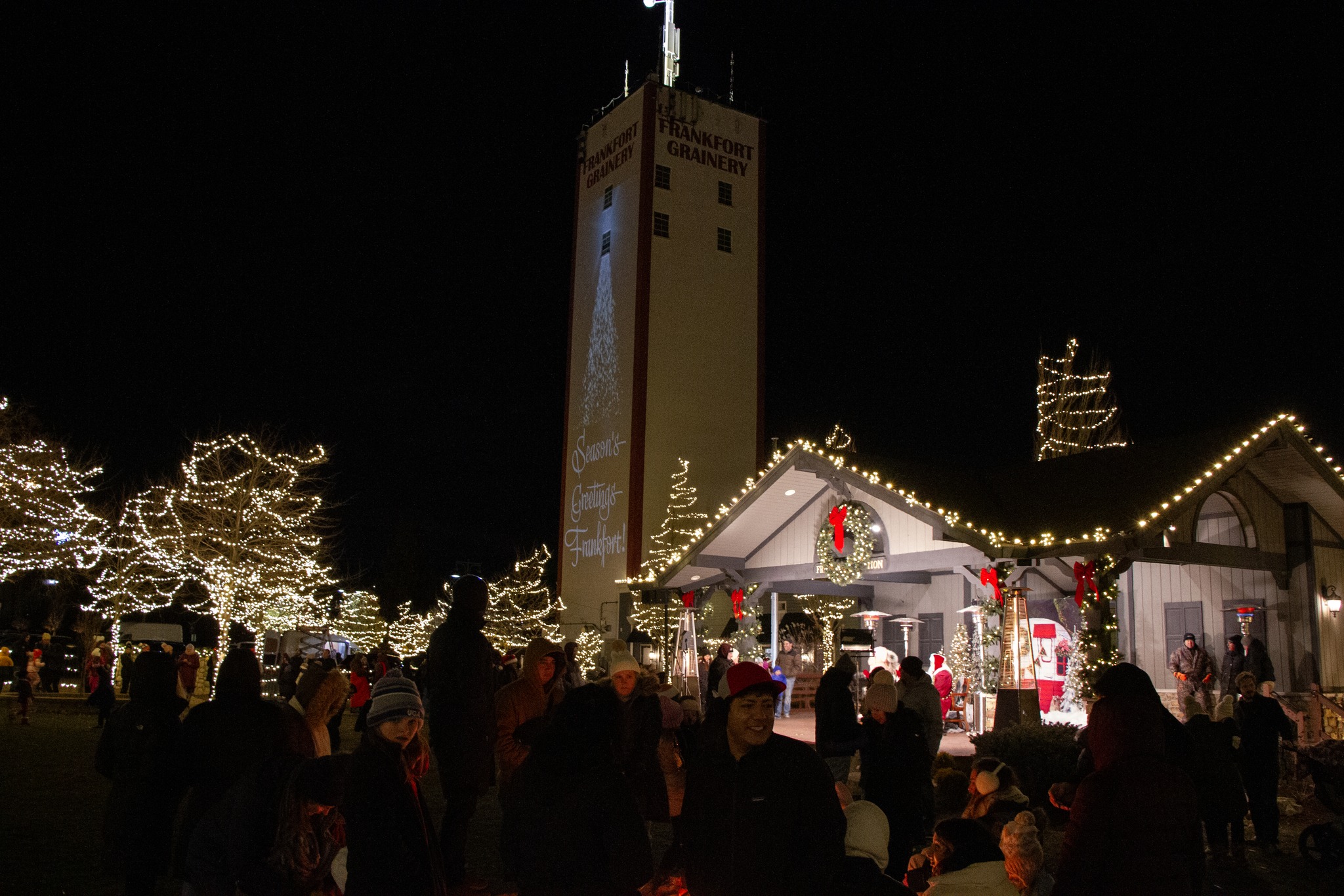 LIGHTING OF THE GREEN