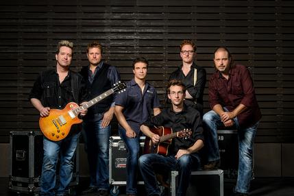 GOLD DUST DREAMS - FLEETWOOD MAC TRIBUTE/ONE OF THESE NIGHT - EAGLES TRIBUTE