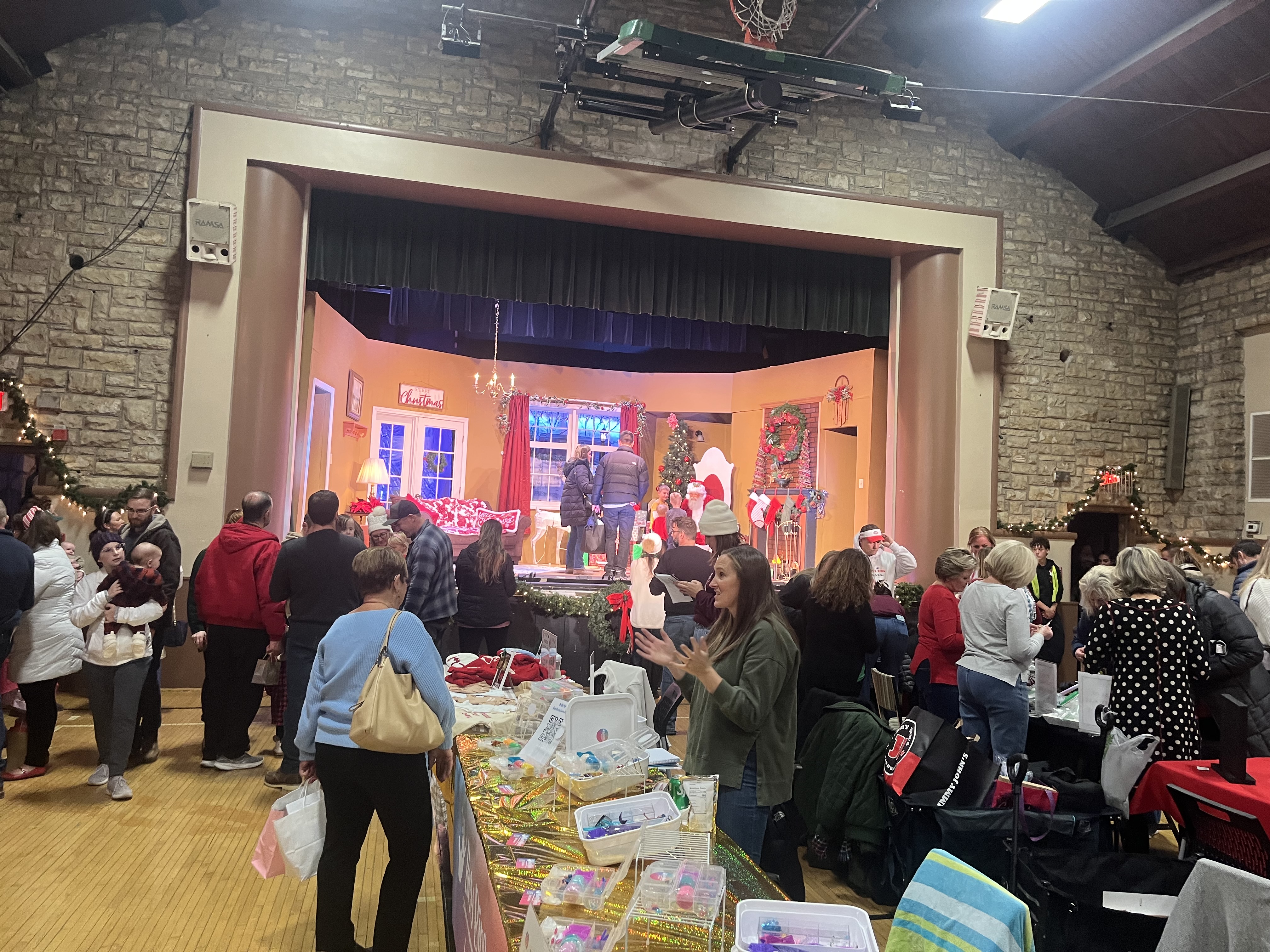 TREE LIGHTING & HOLIDAY PARTY